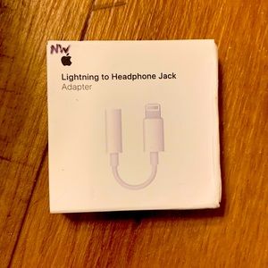 Apple Lightning to headphone jack adapter